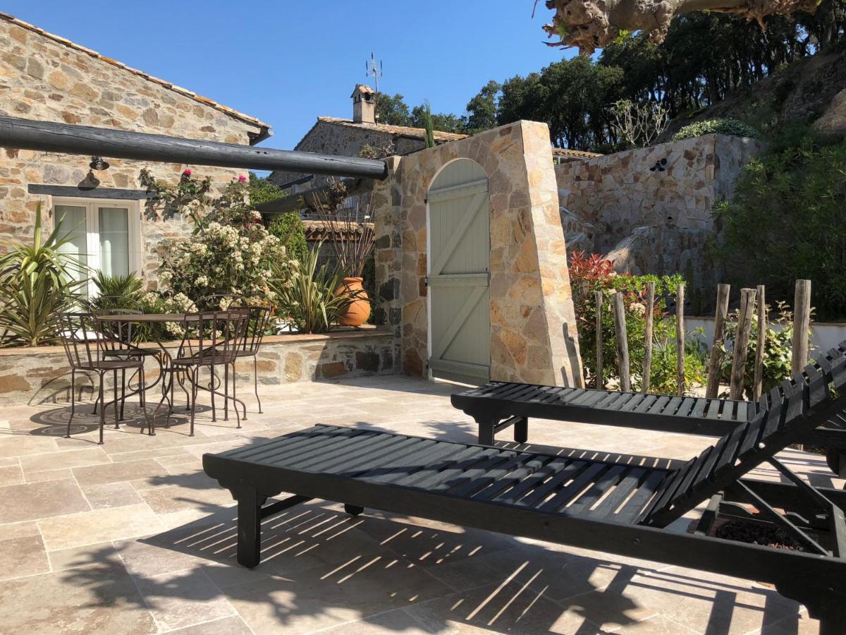 Les Aurochs Bed and Breakfast Grimaud Exteriör bild