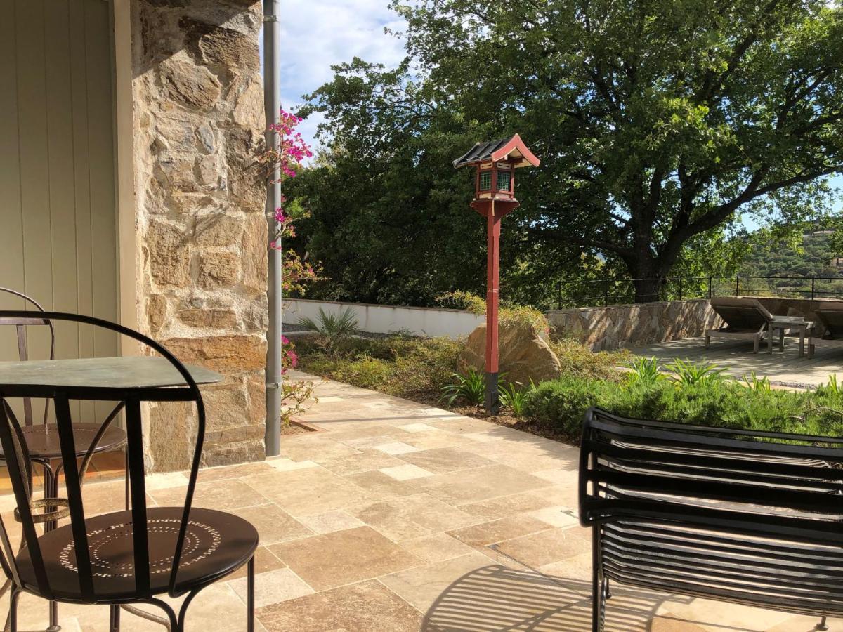 Les Aurochs Bed and Breakfast Grimaud Exteriör bild