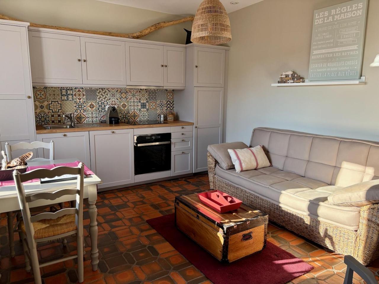 Les Aurochs Bed and Breakfast Grimaud Exteriör bild