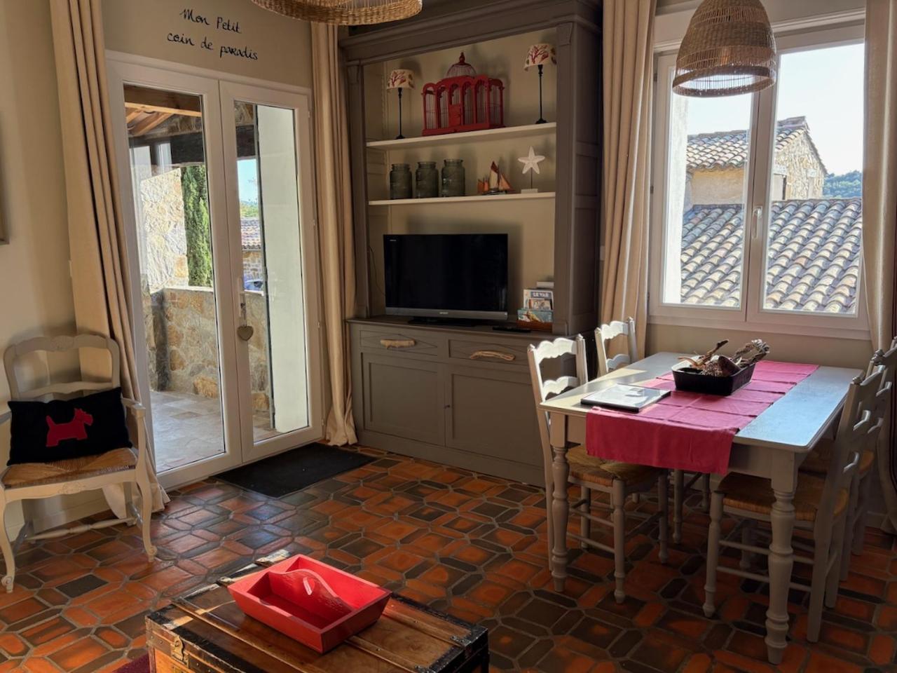 Les Aurochs Bed and Breakfast Grimaud Exteriör bild