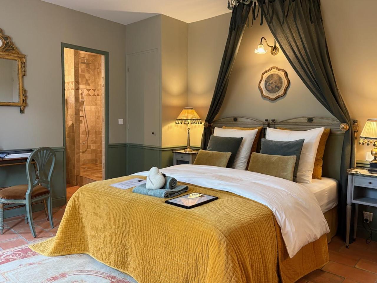 Les Aurochs Bed and Breakfast Grimaud Exteriör bild